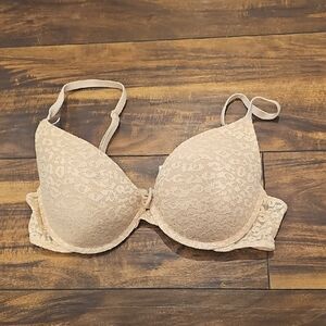 Victoria's Secret Lace Bra in Cream